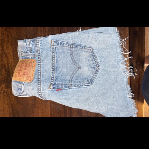 Levi’s shorts - Picture 2 of 2